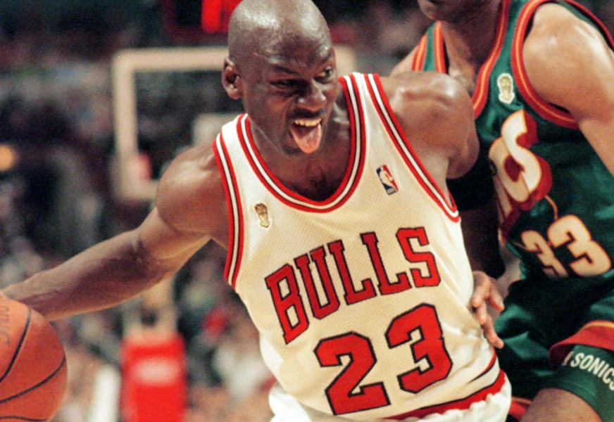 michael jordan driving to hoop